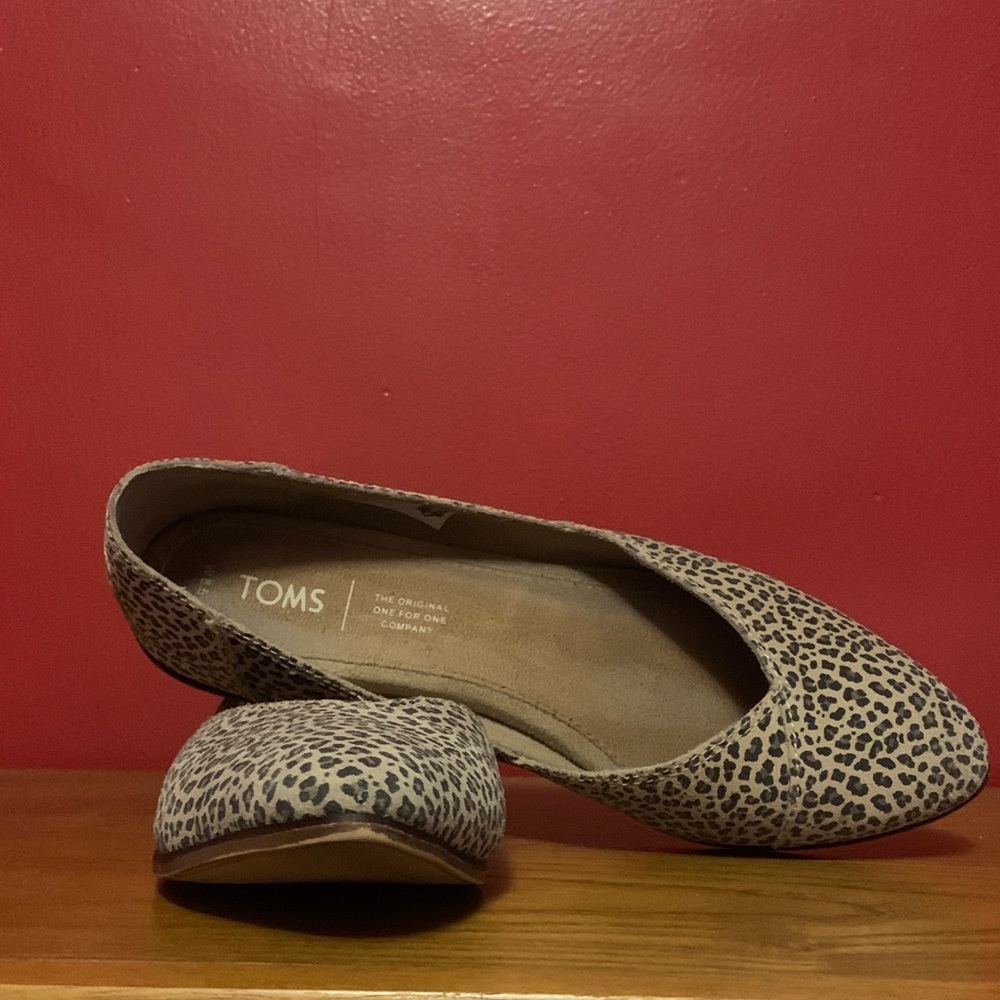 TOMS Women's Cheetah Print Jutti Flats